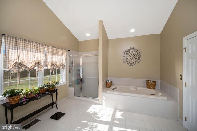 5823 SUMERDUCK RD, Sumerduck, VA 22742