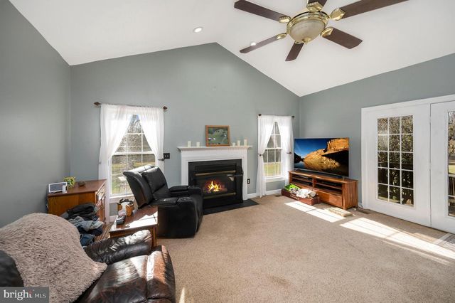 5823 SUMERDUCK RD, Sumerduck, VA 22742