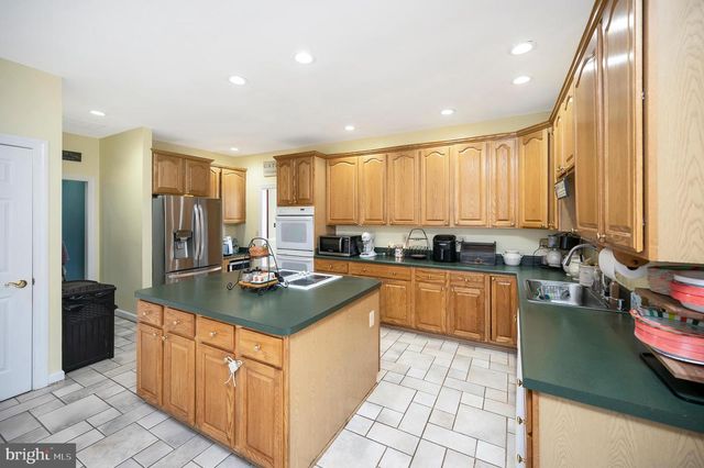 5823 SUMERDUCK RD, Sumerduck, VA 22742