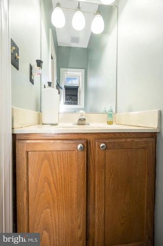 5823 SUMERDUCK RD, Sumerduck, VA 22742