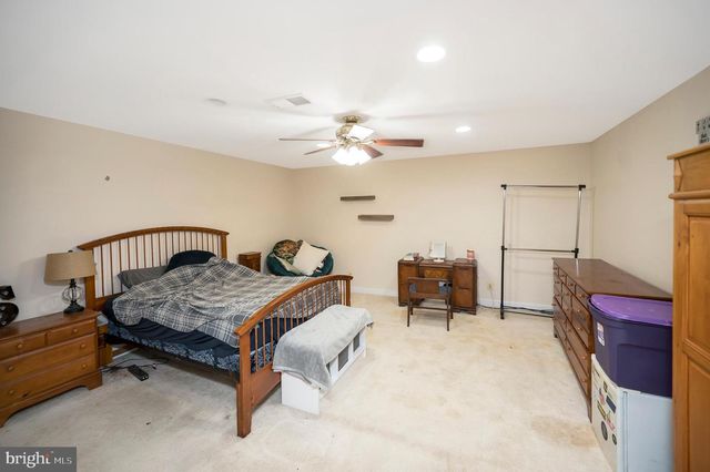 5823 SUMERDUCK RD, Sumerduck, VA 22742