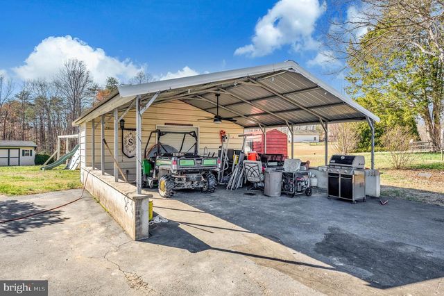 5823 SUMERDUCK RD, Sumerduck, VA 22742