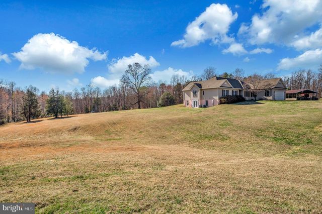 5823 SUMERDUCK RD, Sumerduck, VA 22742