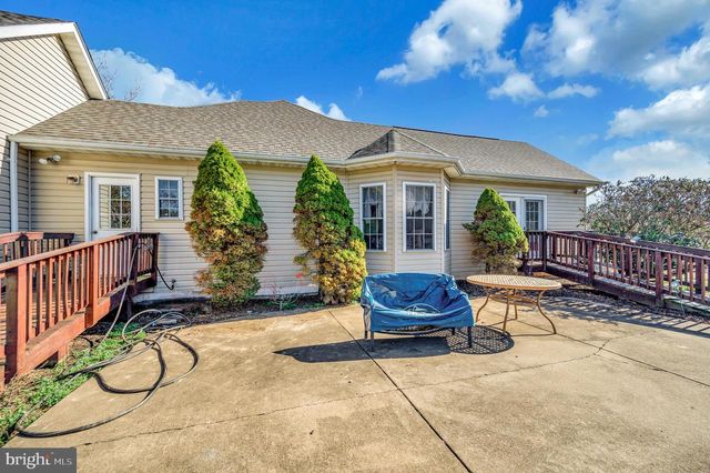 5823 SUMERDUCK RD, Sumerduck, VA 22742