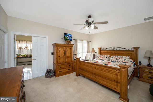 5823 SUMERDUCK RD, Sumerduck, VA 22742