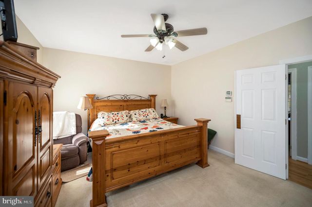 5823 SUMERDUCK RD, Sumerduck, VA 22742