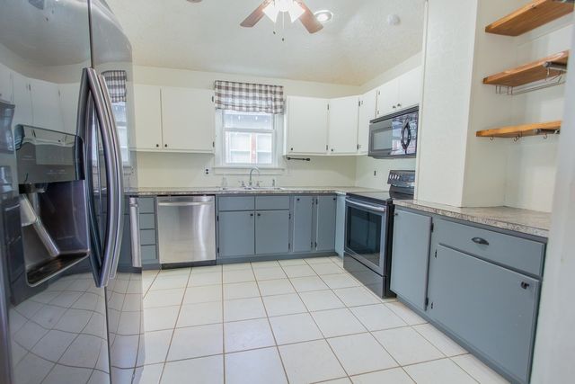 523 W Prescott Ave, Salina, KS 67401