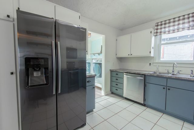 523 W Prescott Ave, Salina, KS 67401