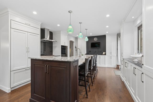 7202 Gold Grove Place, Darien, IL 60561