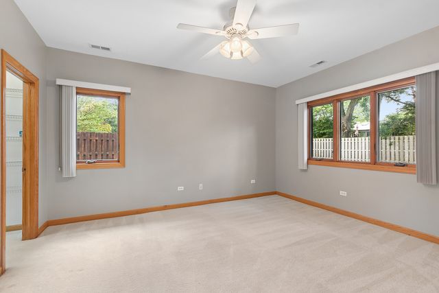 7202 Gold Grove Place, Darien, IL 60561