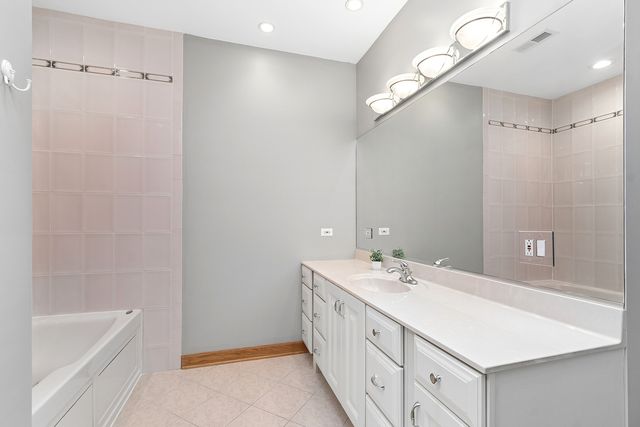 7202 Gold Grove Place, Darien, IL 60561
