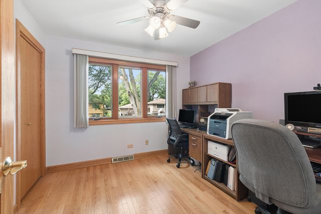 7202 Gold Grove Place, Darien, IL 60561