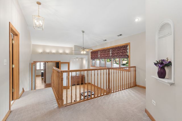 7202 Gold Grove Place, Darien, IL 60561