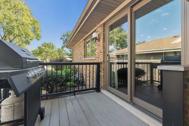 7202 Gold Grove Place, Darien, IL 60561