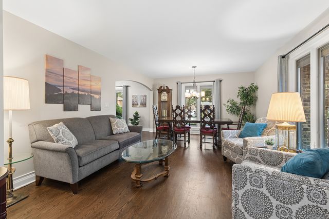 7202 Gold Grove Place, Darien, IL 60561