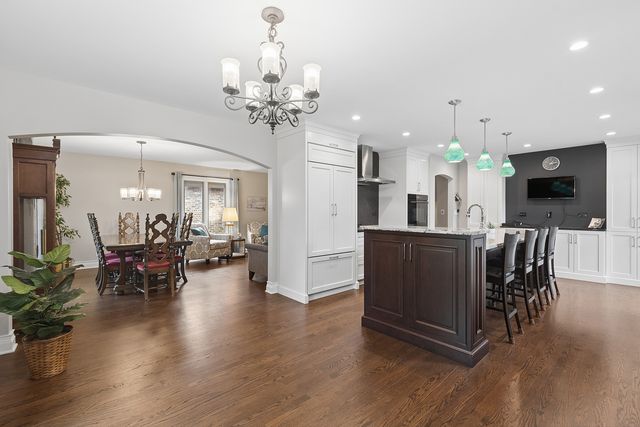 7202 Gold Grove Place, Darien, IL 60561