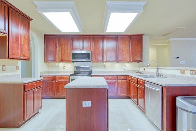 9008 Privilege Point, Converse, TX 78109