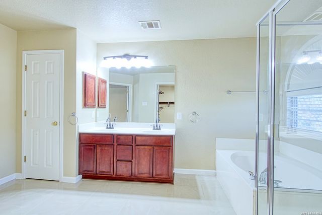 9008 Privilege Point, Converse, TX 78109