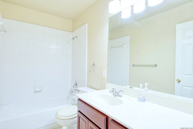 9008 Privilege Point, Converse, TX 78109