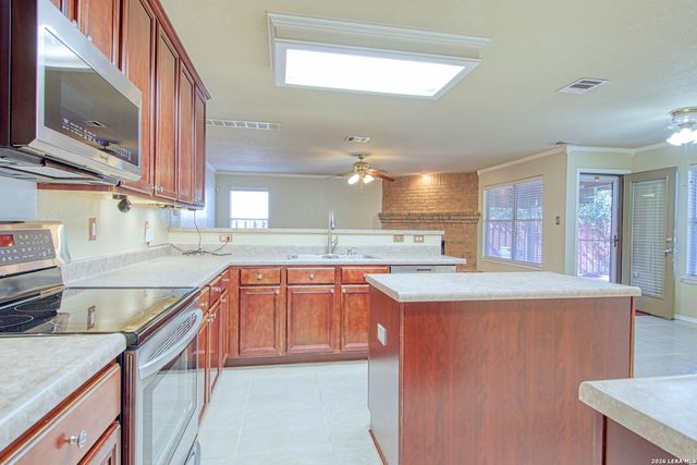 9008 Privilege Point, Converse, TX 78109