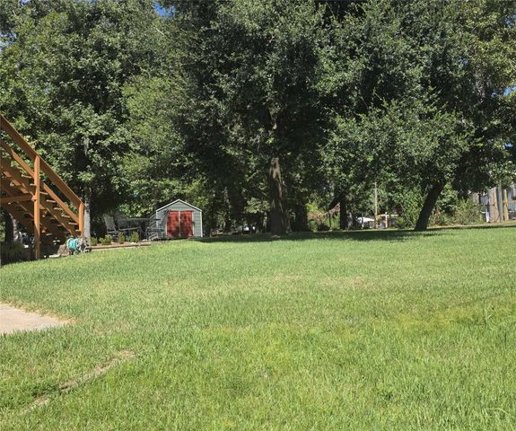 581 Northwood Drive, Point Blank, TX 77364
