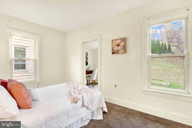 17 MANCHESTER ST, Glen Rock, PA 17327