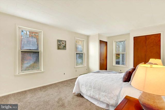 17 MANCHESTER ST, Glen Rock, PA 17327