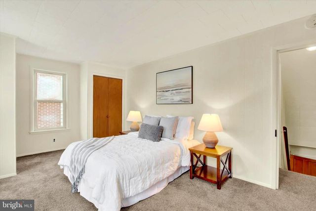 17 MANCHESTER ST, Glen Rock, PA 17327