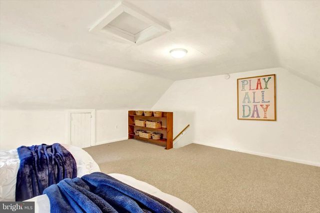 17 MANCHESTER ST, Glen Rock, PA 17327