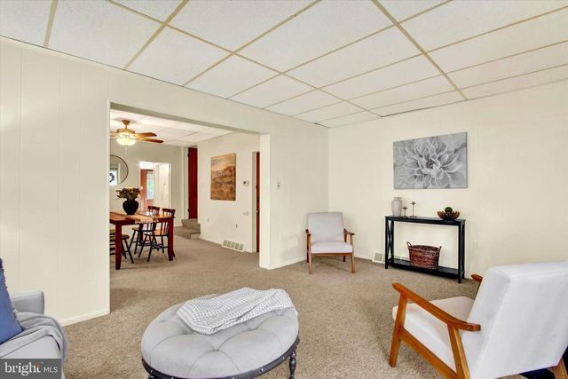 17 MANCHESTER ST, Glen Rock, PA 17327