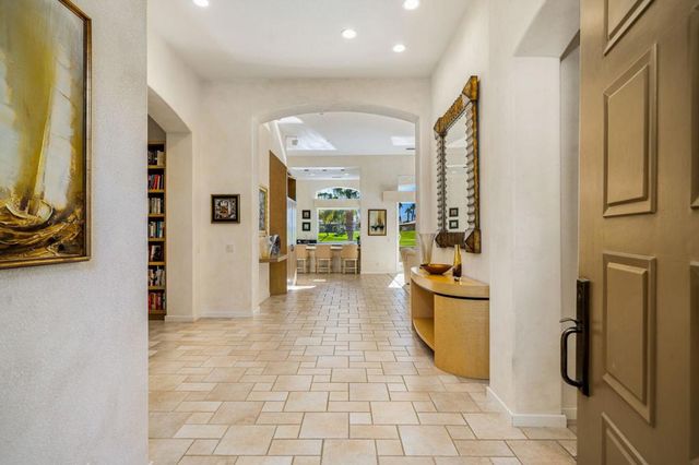 443 Tomahawk Drive, Palm Desert, CA 92211