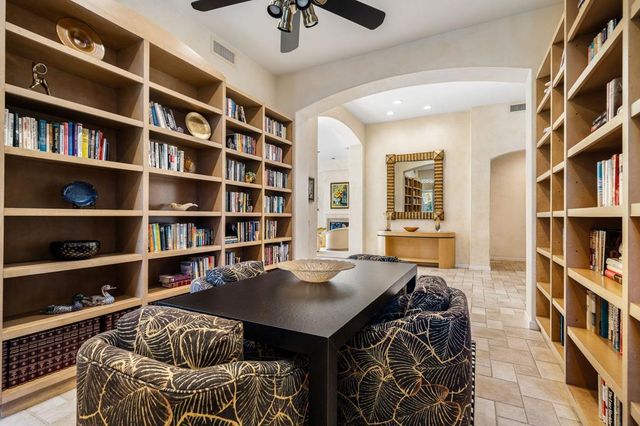 443 Tomahawk Drive, Palm Desert, CA 92211