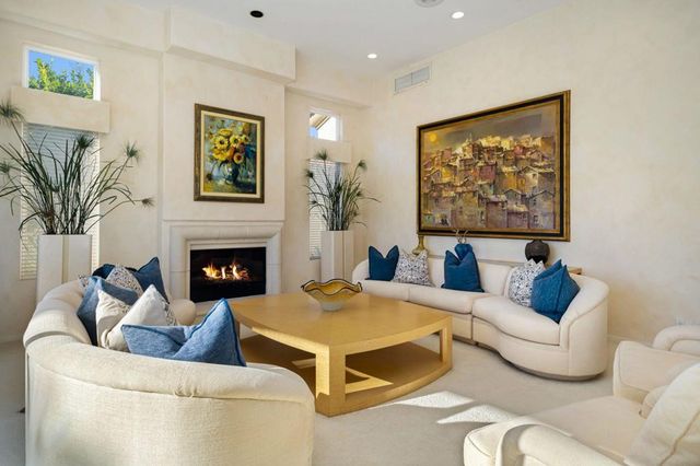 443 Tomahawk Drive, Palm Desert, CA 92211