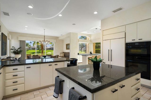 443 Tomahawk Drive, Palm Desert, CA 92211