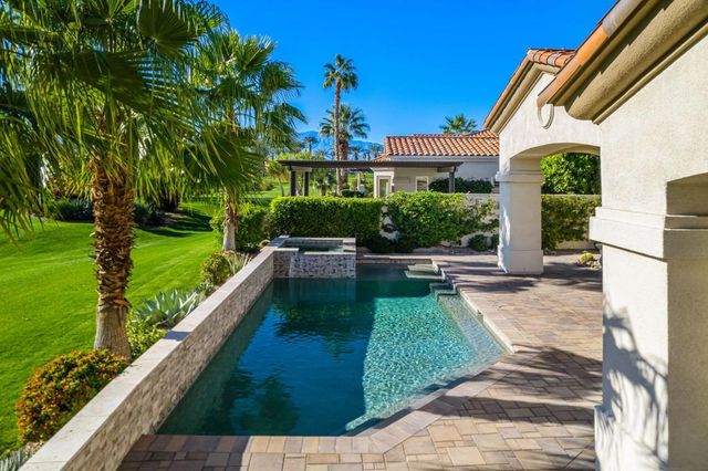 443 Tomahawk Drive, Palm Desert, CA 92211