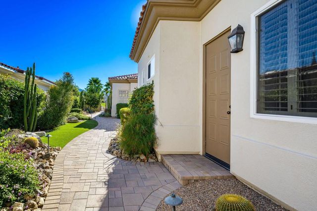 443 Tomahawk Drive, Palm Desert, CA 92211
