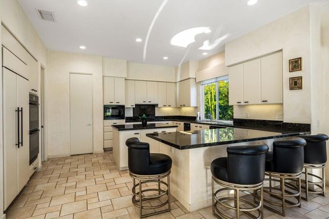 443 Tomahawk Drive, Palm Desert, CA 92211