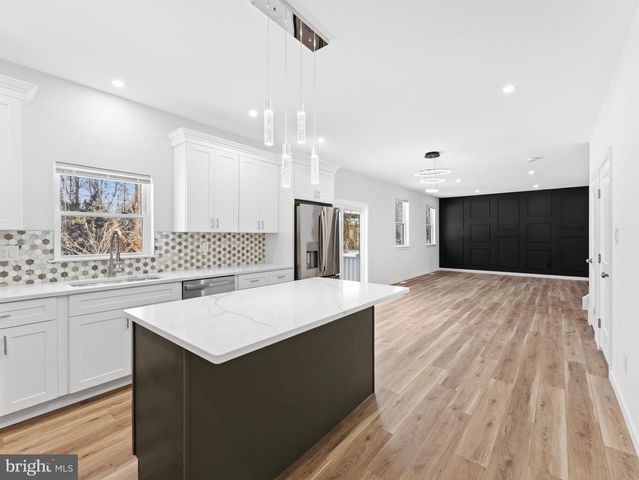 1795 COLES MILL RD, Franklinville, NJ 08322