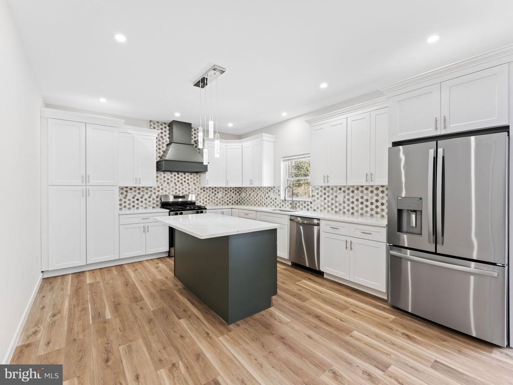 1795 COLES MILL RD, Franklinville, NJ 08322