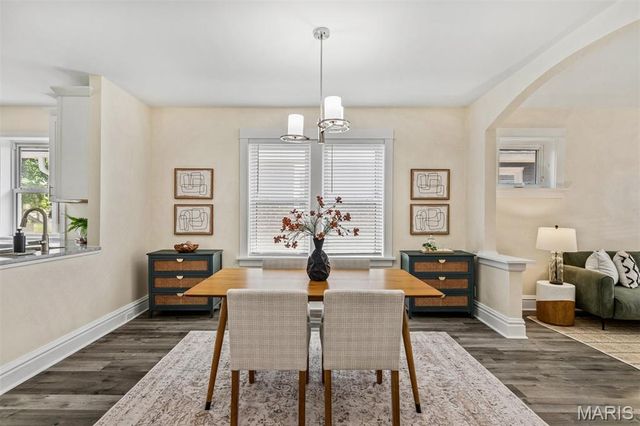 5157 Goethe Avenue, St Louis, MO 63109