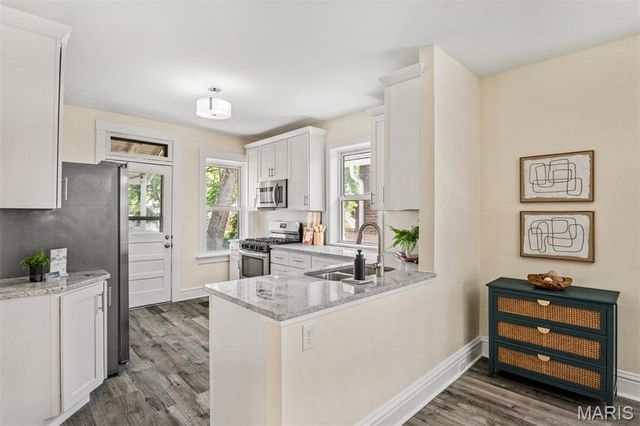 5157 Goethe Avenue, St Louis, MO 63109