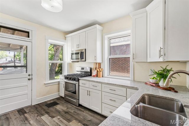 5157 Goethe Avenue, St Louis, MO 63109