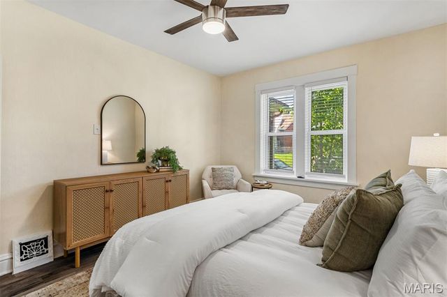 5157 Goethe Avenue, St Louis, MO 63109