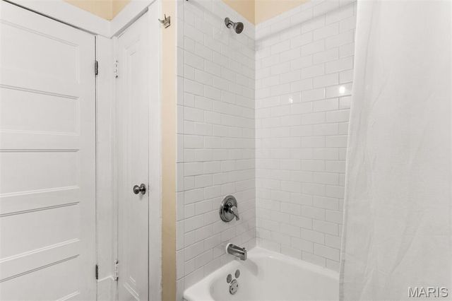 5157 Goethe Avenue, St Louis, MO 63109