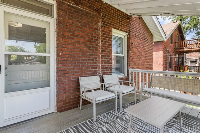 5157 Goethe Avenue, St Louis, MO 63109