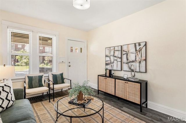 5157 Goethe Avenue, St Louis, MO 63109