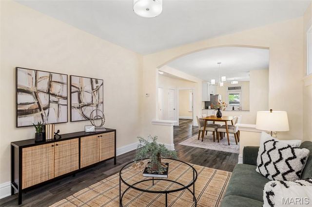 5157 Goethe Avenue, St Louis, MO 63109