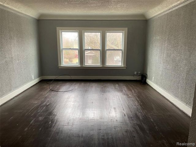 8248 Roselawn Street, Detroit, MI 48204