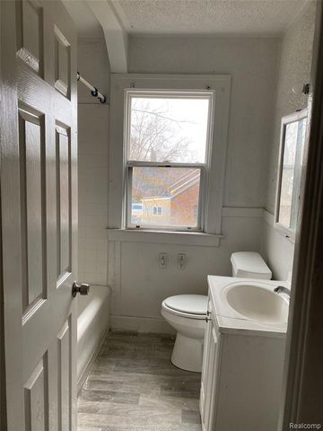 8248 Roselawn Street, Detroit, MI 48204