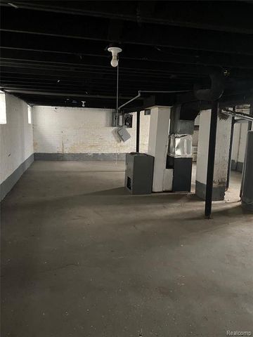 8248 Roselawn Street, Detroit, MI 48204